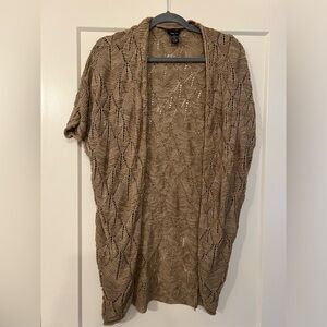 Knitted short sleeve cardigan